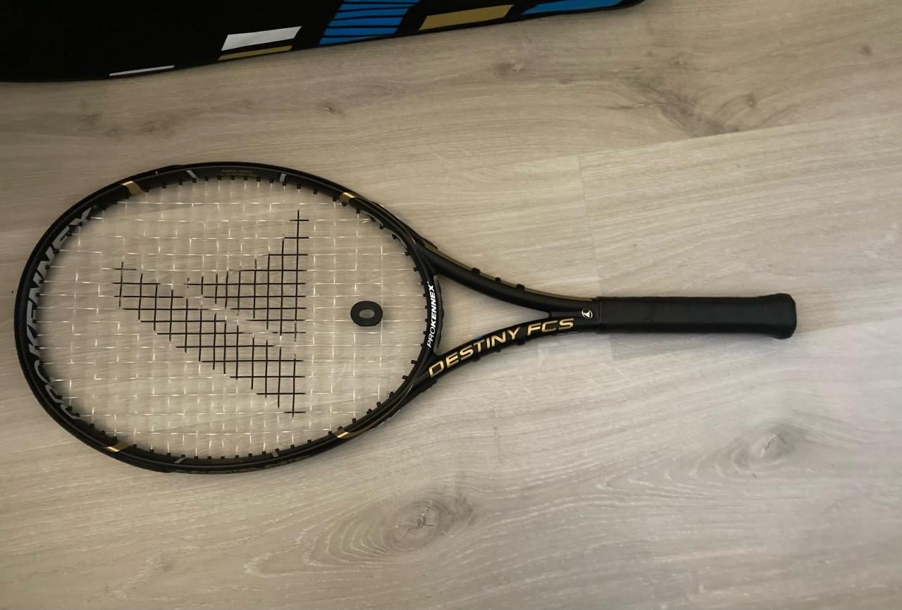 Karakal pro comp 26 junior tennis racket green zone spelers zwart goud