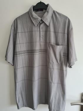 Licht grijze polo / blouse van Kaditi Maat XL