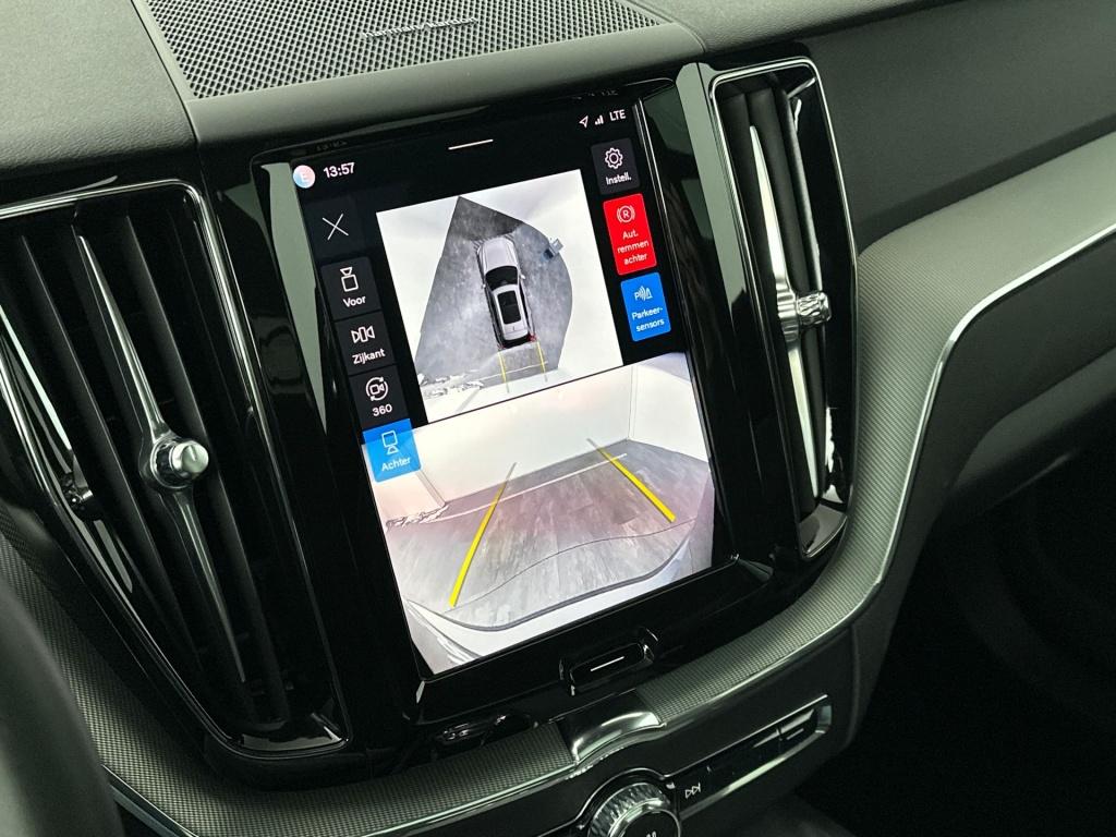 Volvo XC60 t6 398pk recharge black edition ultra| pano| luchtvering| 360 ca