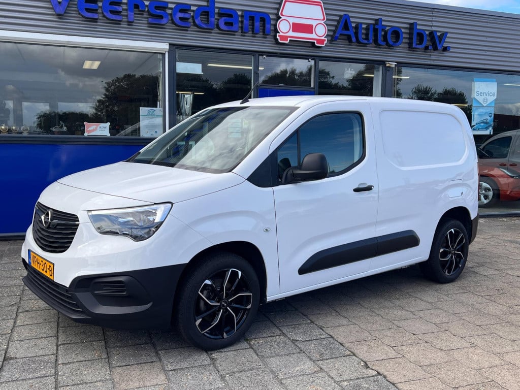 Opel Combo 1.5d l1h1 edition, trekhaak enz...