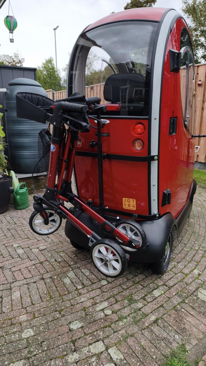 Overdekte scootmobiel Napoleon en rollator