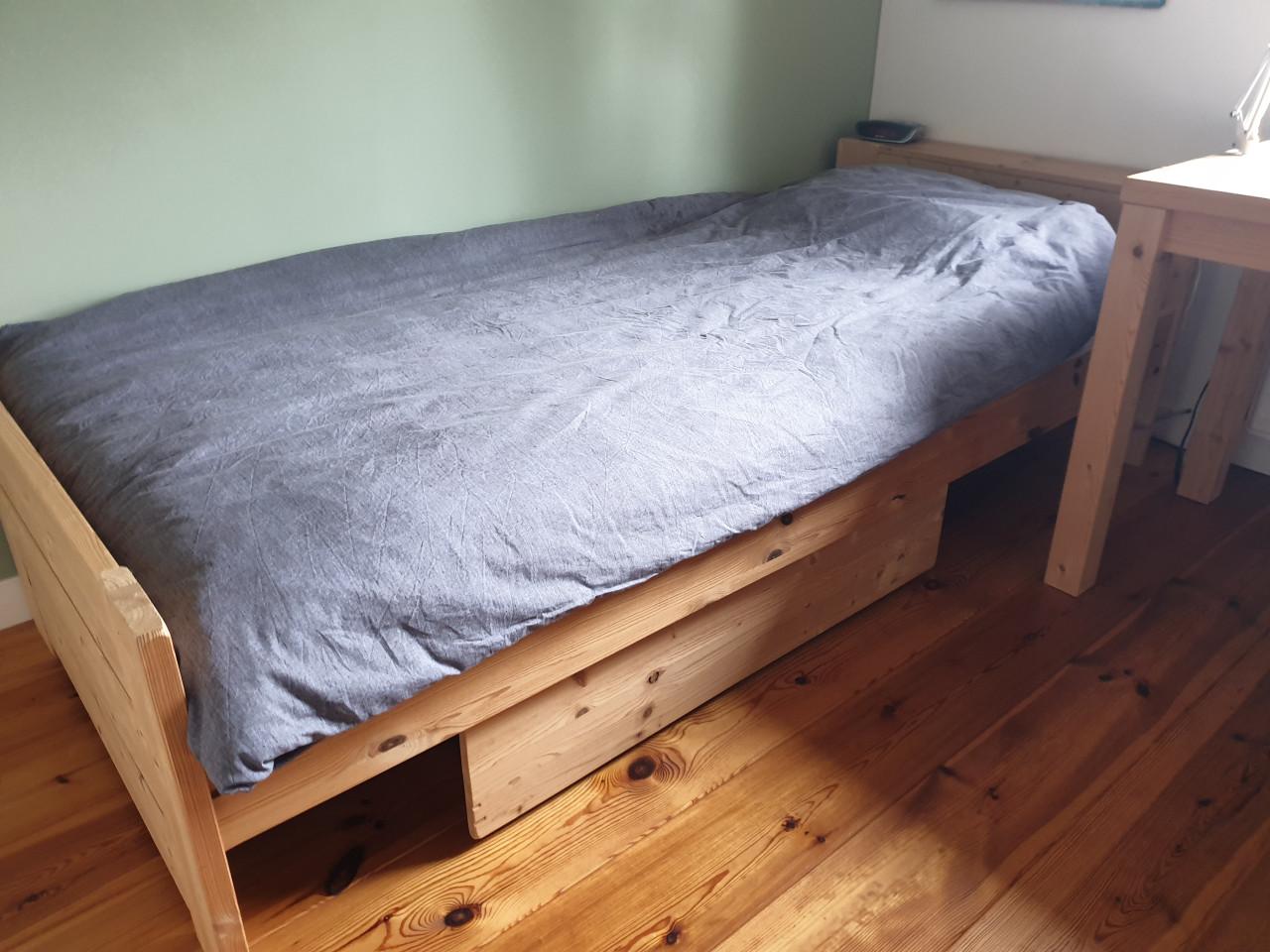 Houten ledikant 90/210