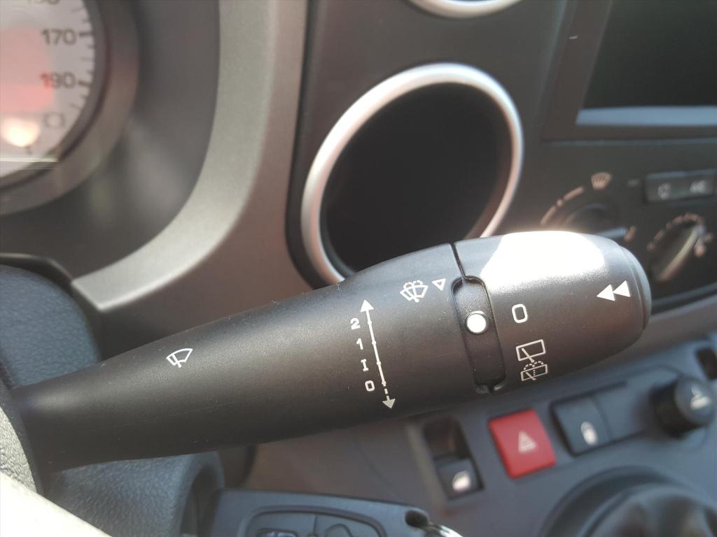 Peugeot Partner tepee 1.2 110pk active | trekhaak | apple carplay | airco |