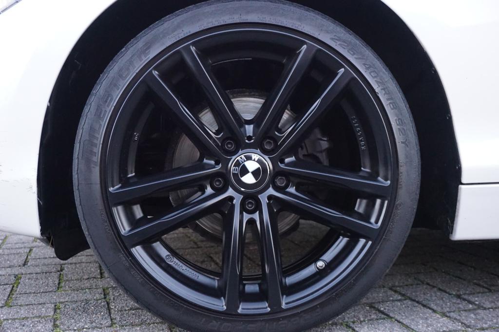 BMW 1 Serie 116i executive climate / navi / cruise / parkeersens. / elektr.