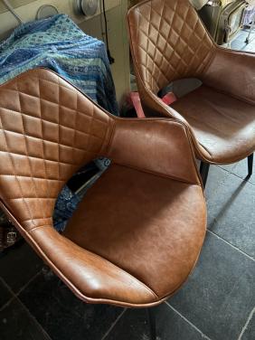 2 eetkamer toelen