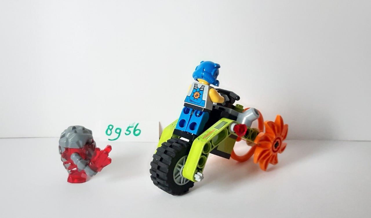 LEGO Power Miners 8957:  Mijnbouwmachine