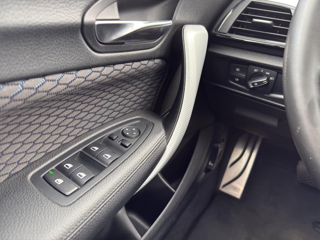 BMW 1 Serie 118i m sport 5 drs | schuif/ kanteldak | airco (auto) | sportst