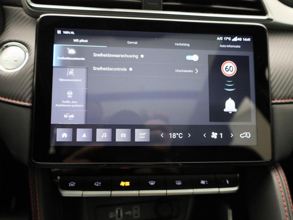 MG Zs Ev long range luxury 70 kwh | panoramadak | leder | apple carplay - a