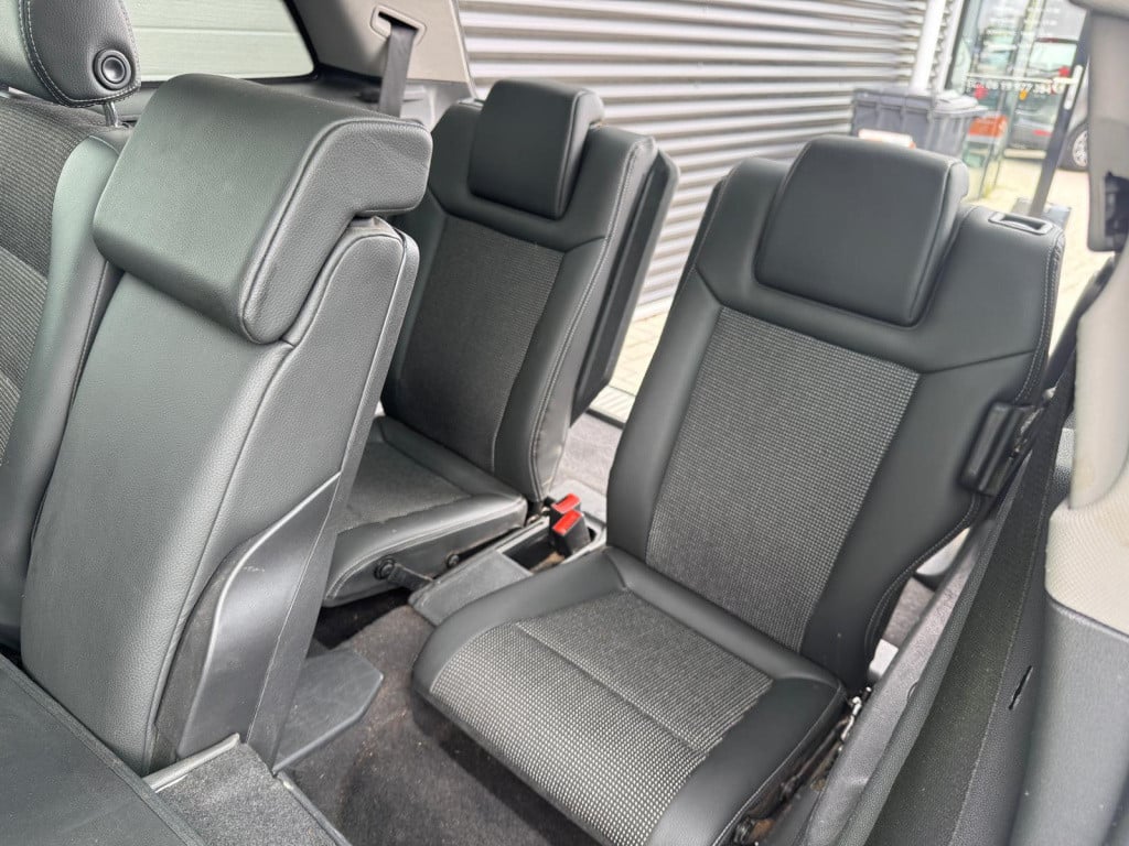 Opel Zafira 1.8 essentia/nwe distri/apk vol jaar/full option/trekhaak