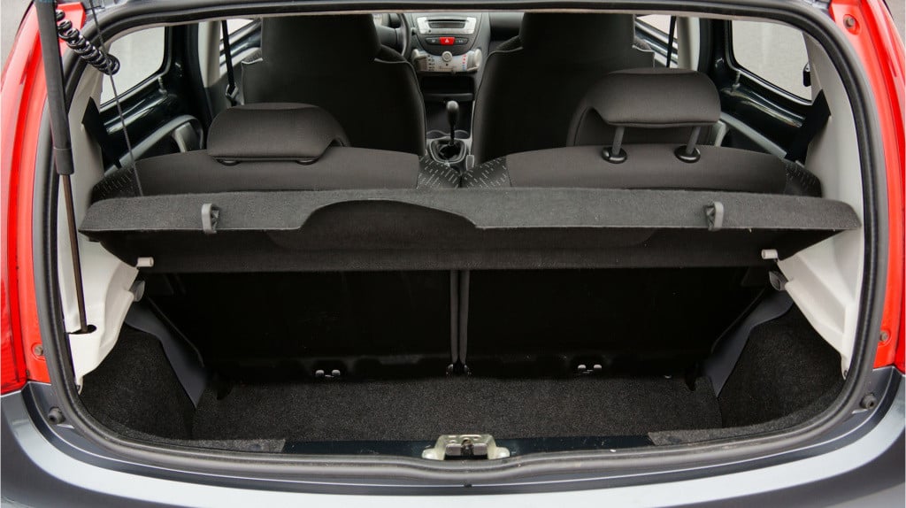 Peugeot 107 1.0-12v millesim 200 rijklaar incl garantie