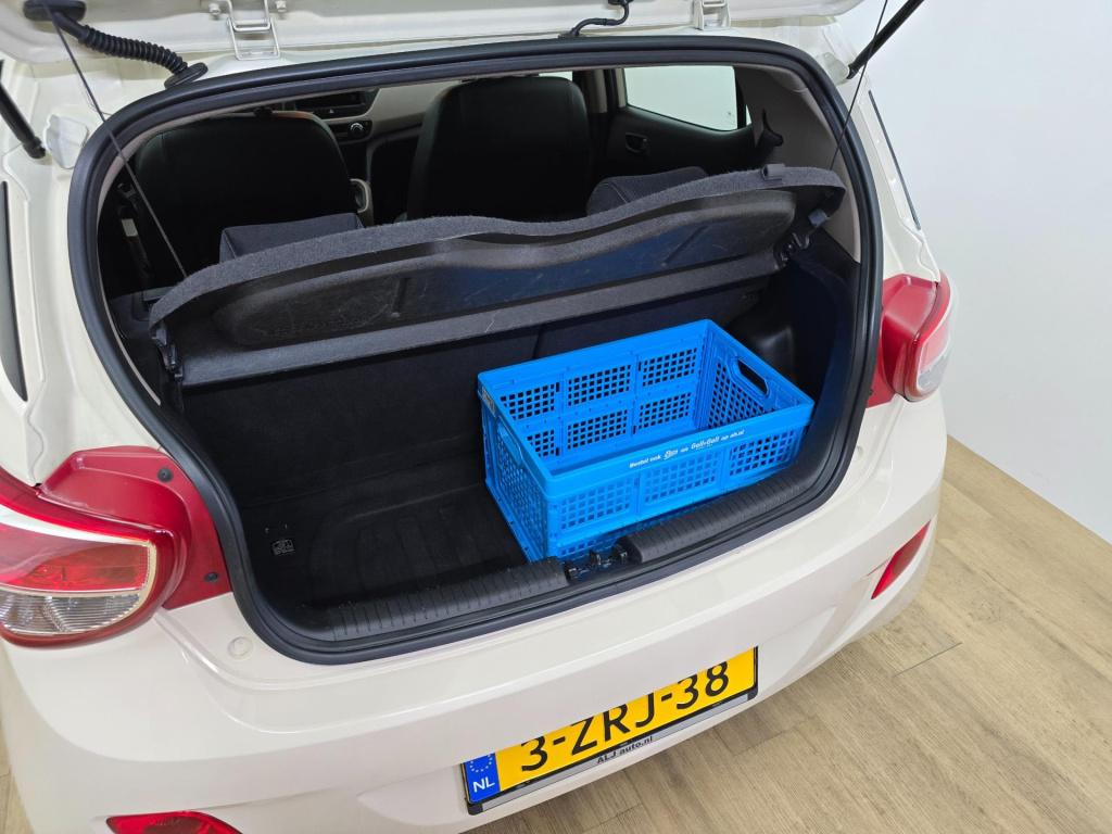 Hyundai I 10 occasion 1.0i i-motion | creme | tweedehands hyundai i10 | air