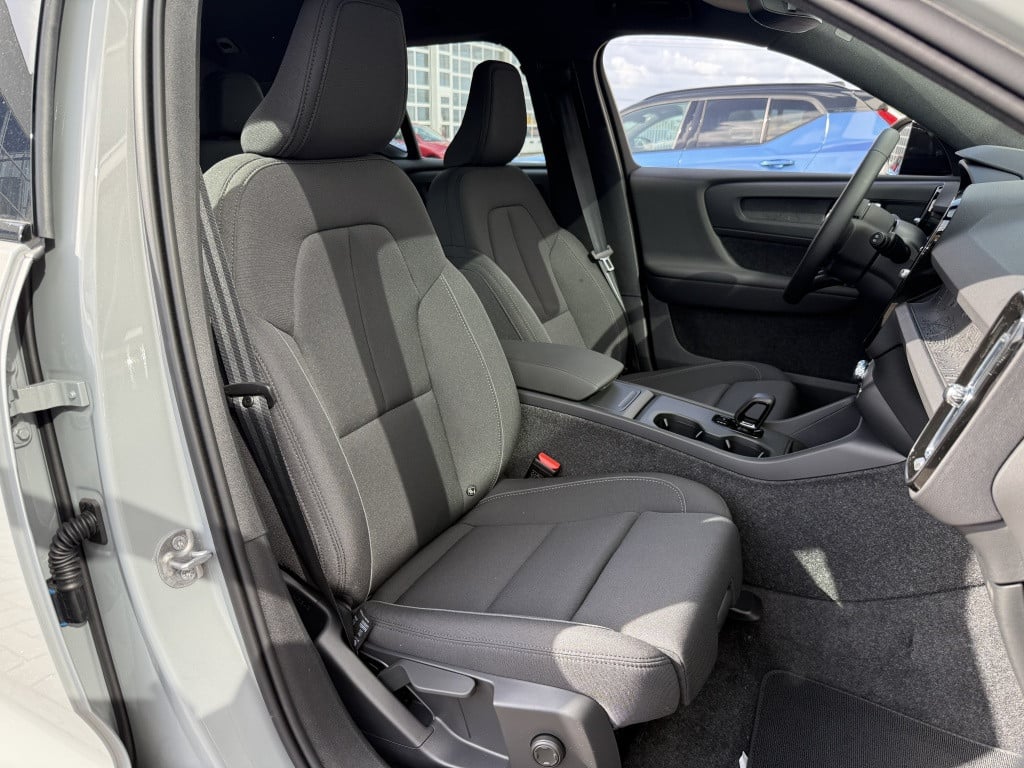 Volvo Ex40 extended range plus dark | extra getint glas | dak contrasterend