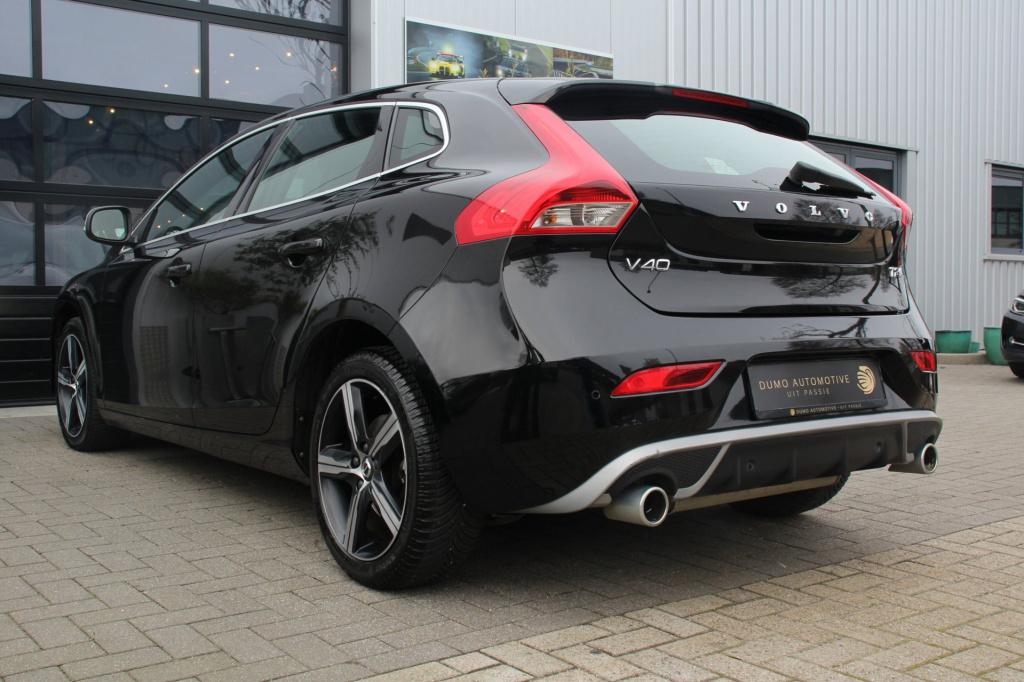 Volvo V40 1.5 t2 r-design automaat - leder/alcantara - led - navi - pdc + c