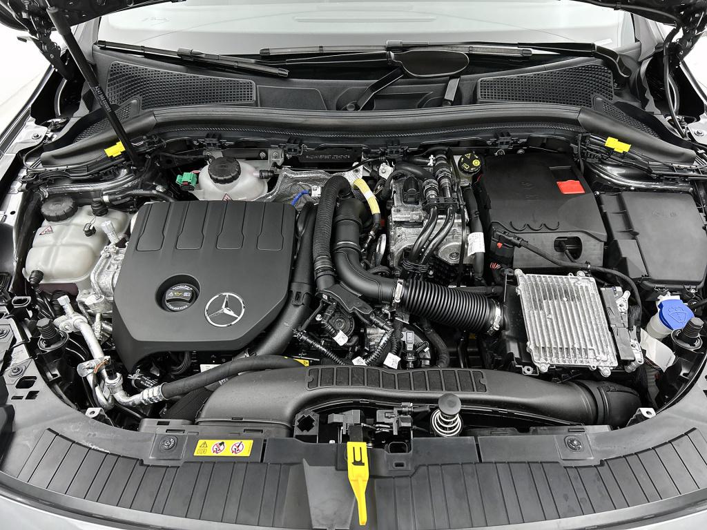 Mercedes-Benz Gla-klasse 250 e star edition amg line limited | dodehoek det