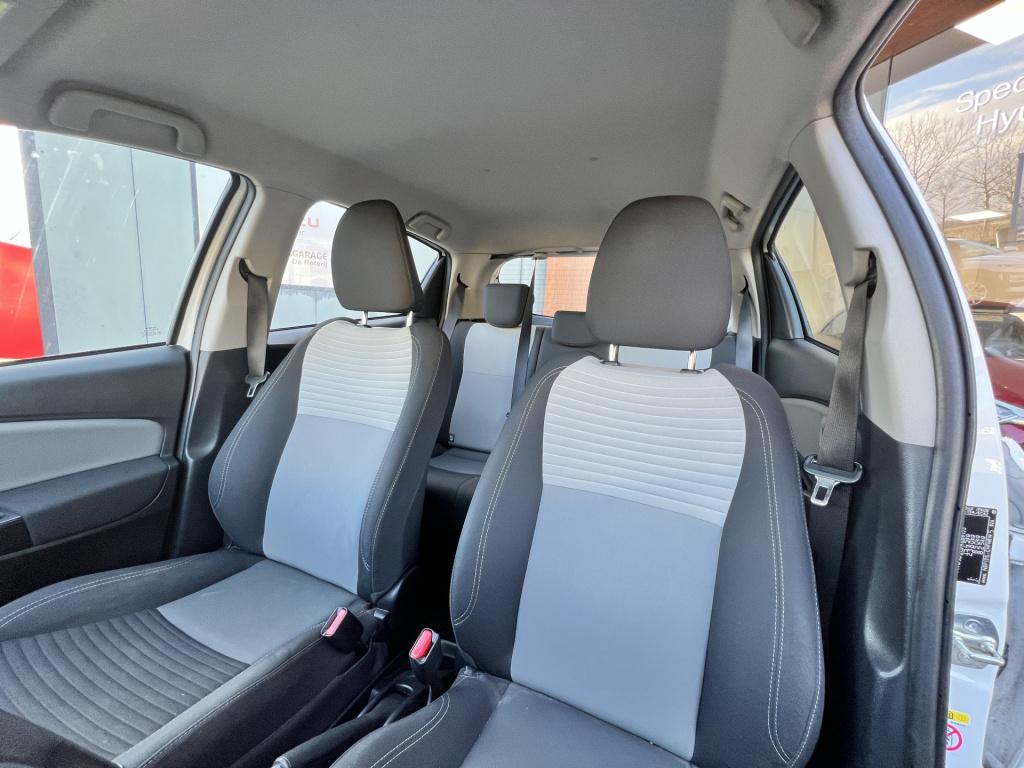 Toyota Yaris 1.5 vvt-i comfort | radio | trekhaak | lm-velgen | airco