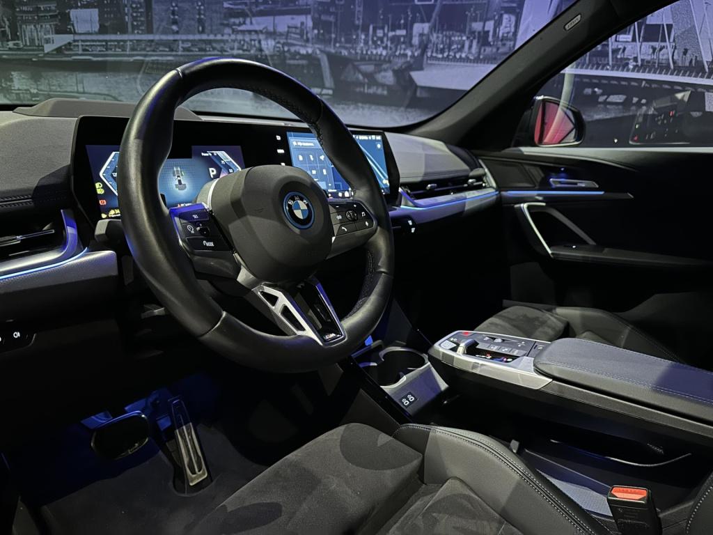 BMW X1 xdrive30e m-pakket *pano*hud*360camera*