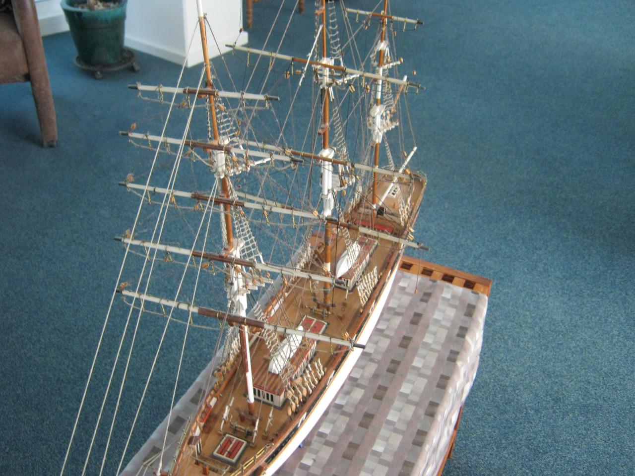 2 scheepsmodellen.