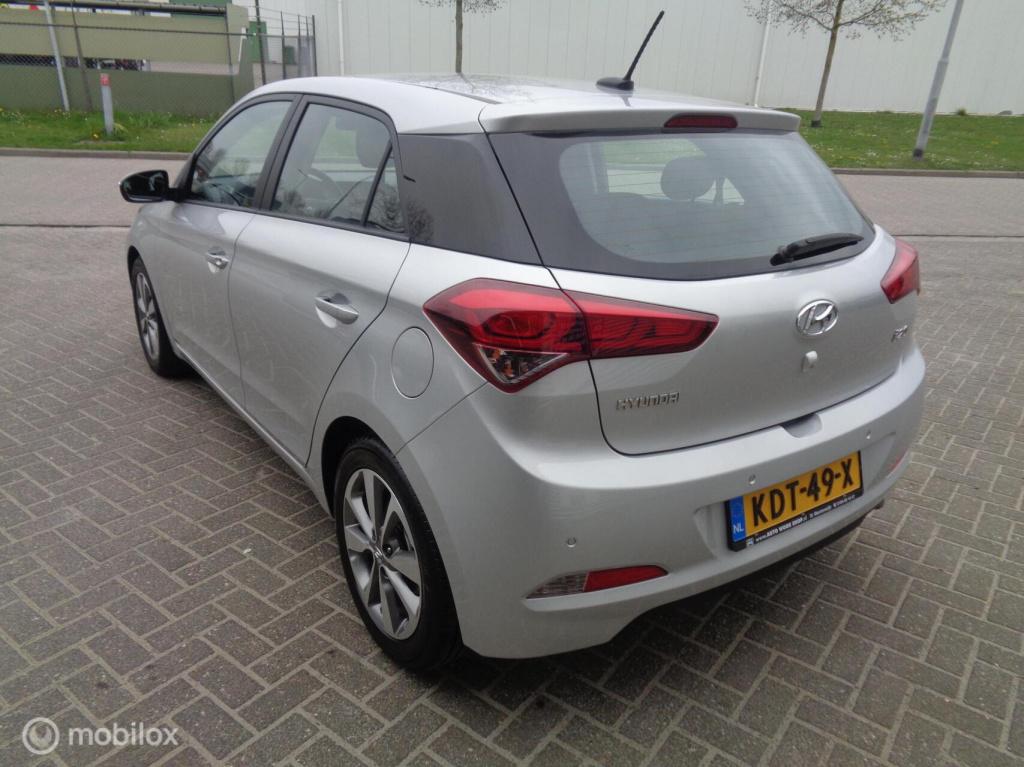 Hyundai I 20 1.0 t-gdi comfort/airco/camera/pdc/1st eig/lm velgen/slechts 8