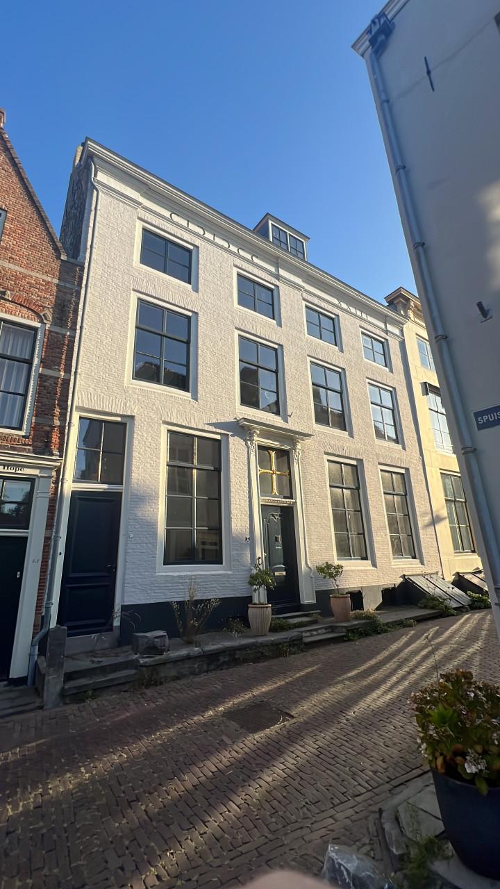 Schilderwerken en behangwerken