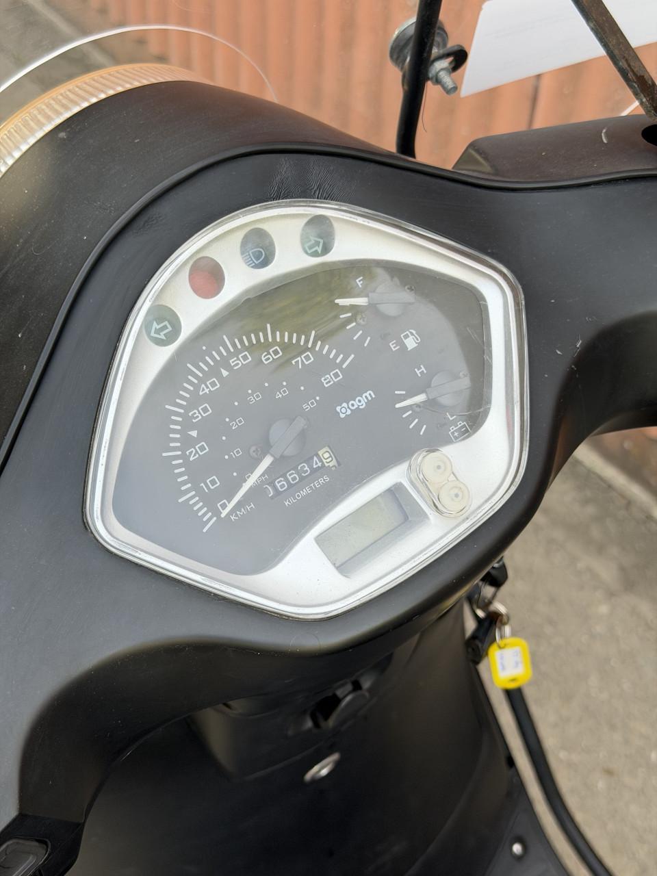 AGM VX50 scooter 45km/h 6600km met Windscherm Valbeugels
