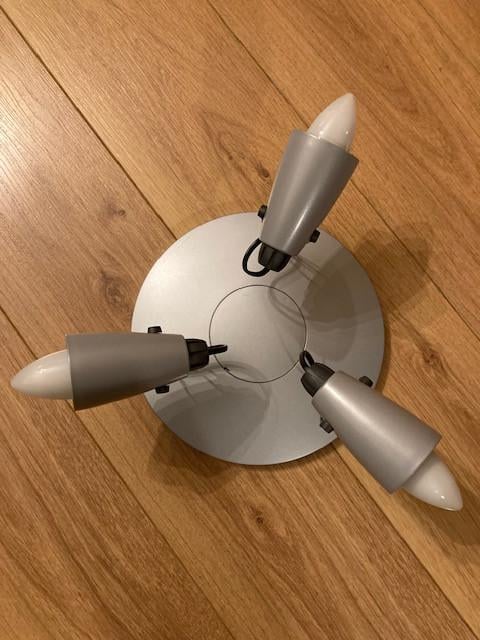 Plafondlamp met 3 spots en lichtbalk