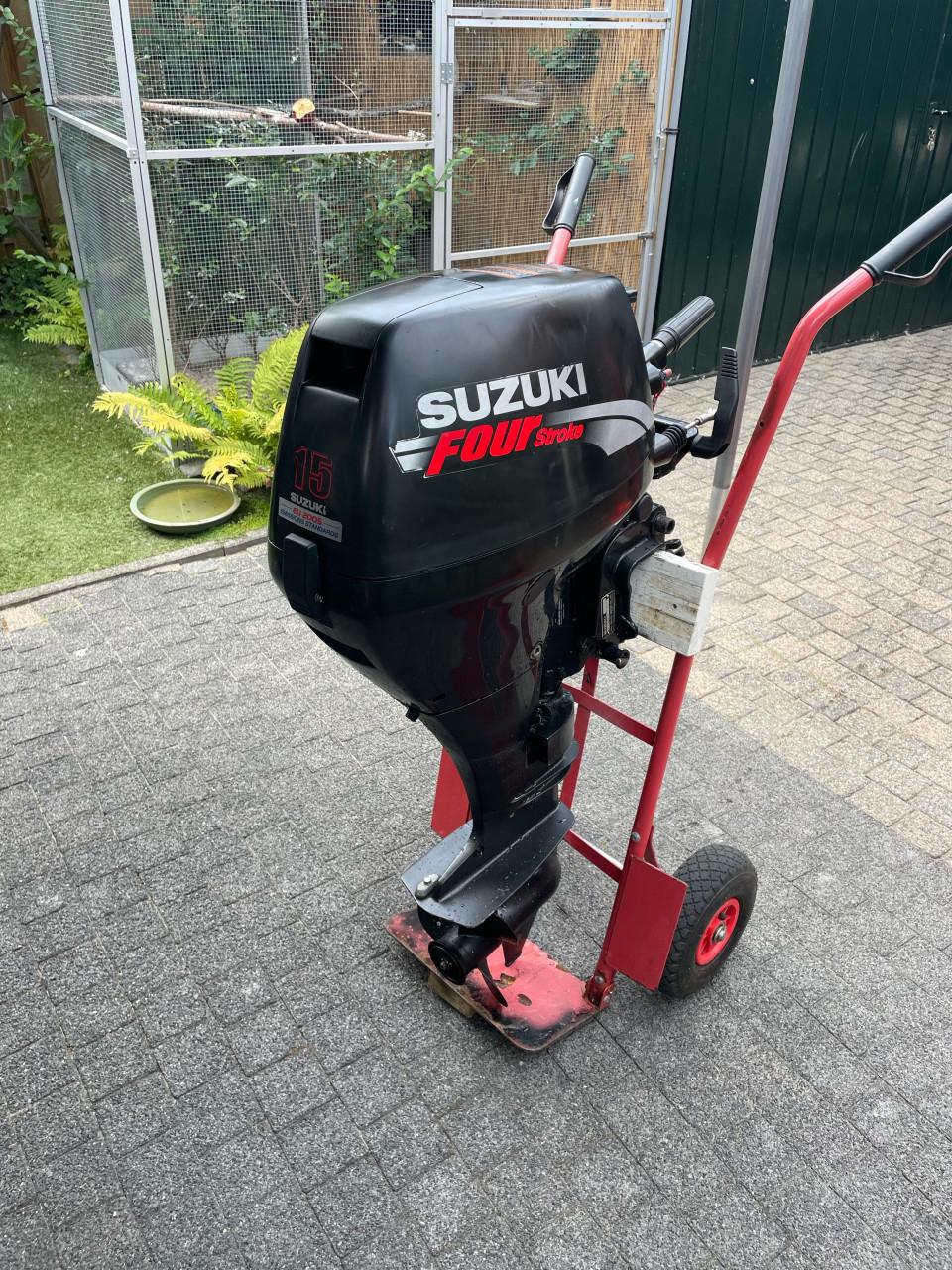 Suzuki 15 pk Mercury 6 pk