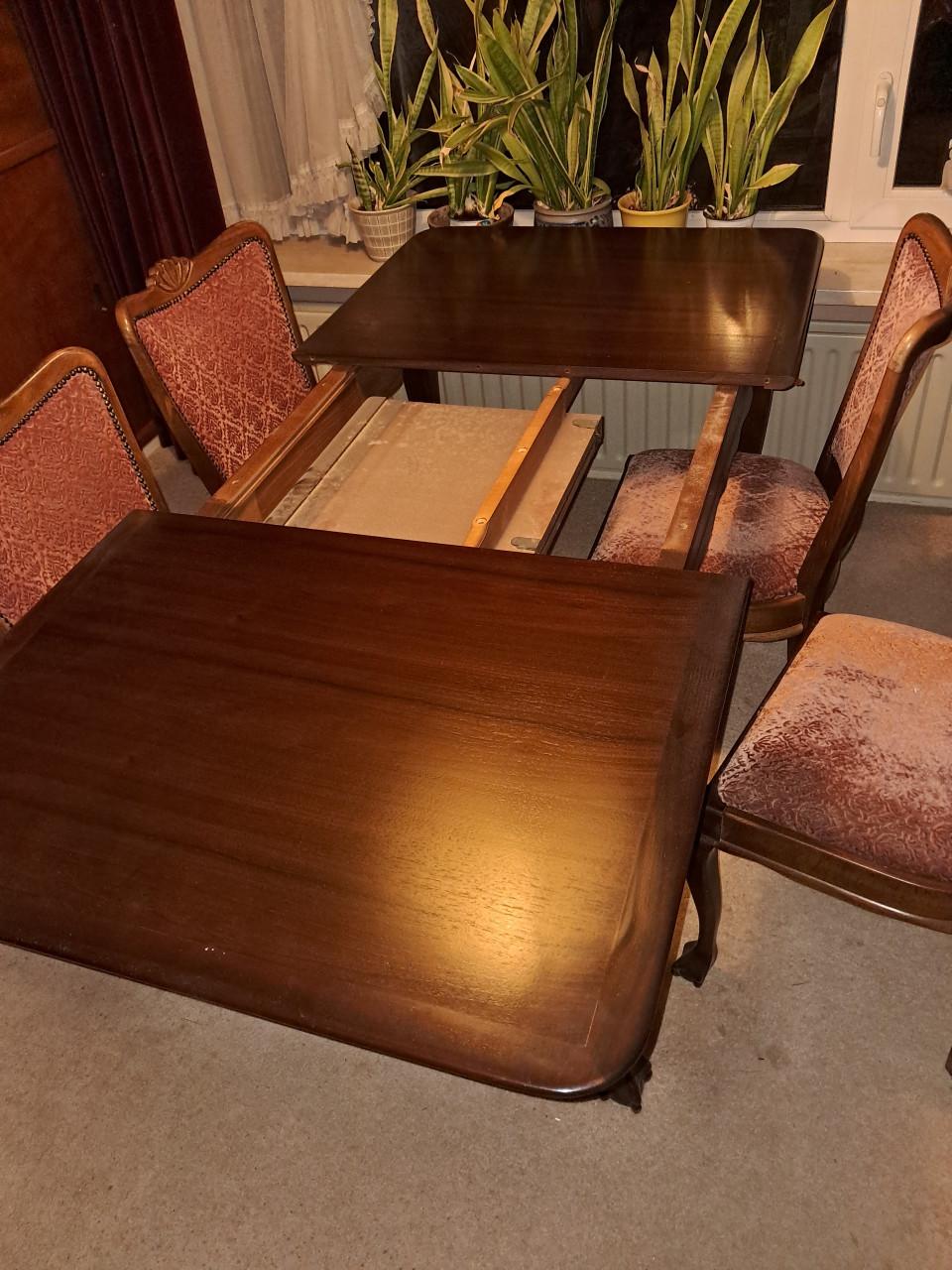 Eetkamertafel (uitschuifbaar)