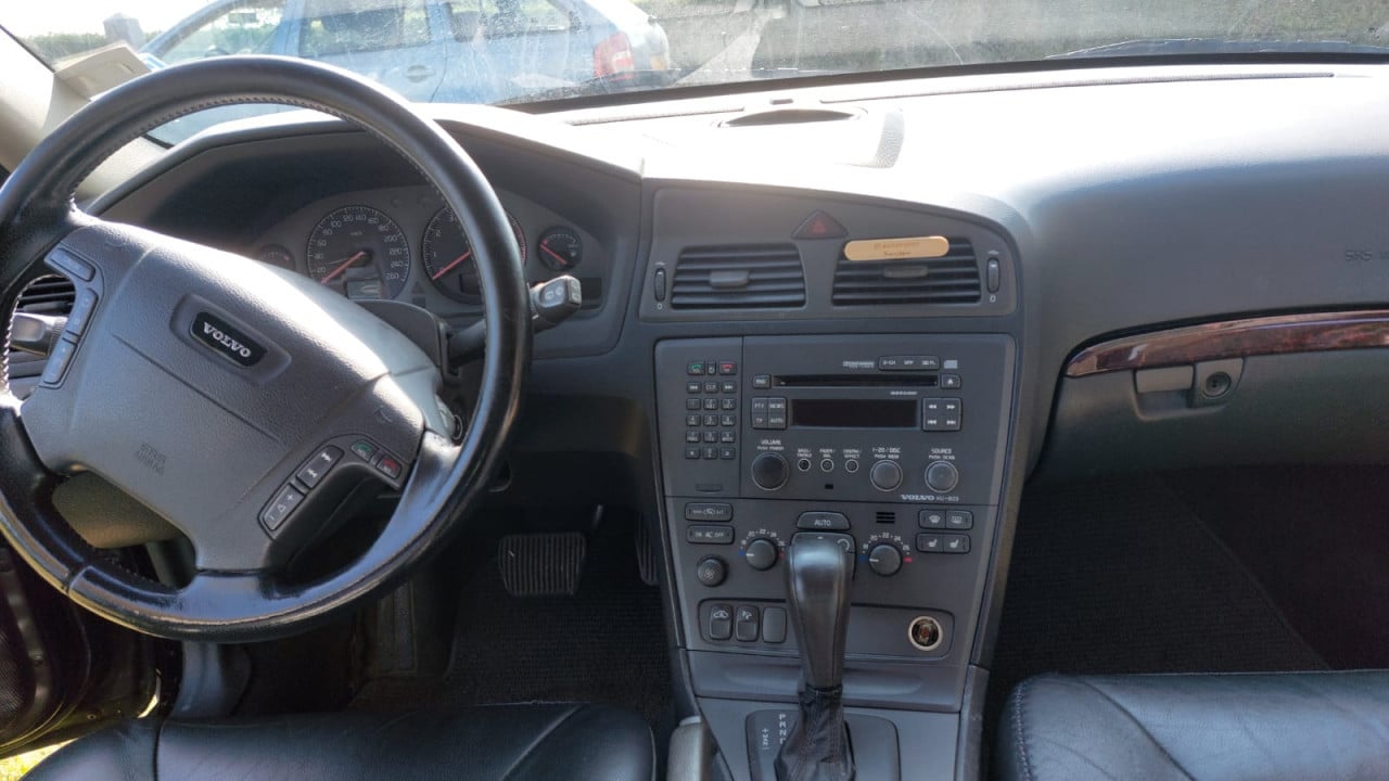 Volvo XC70 2.5T AWD Benzine 5 Cilinder 2001 Zwart
