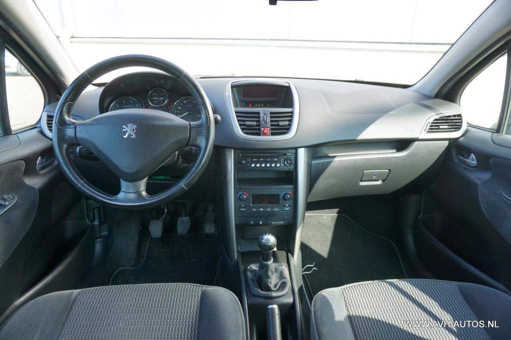 Peugeot 207 1.4-16v xr
