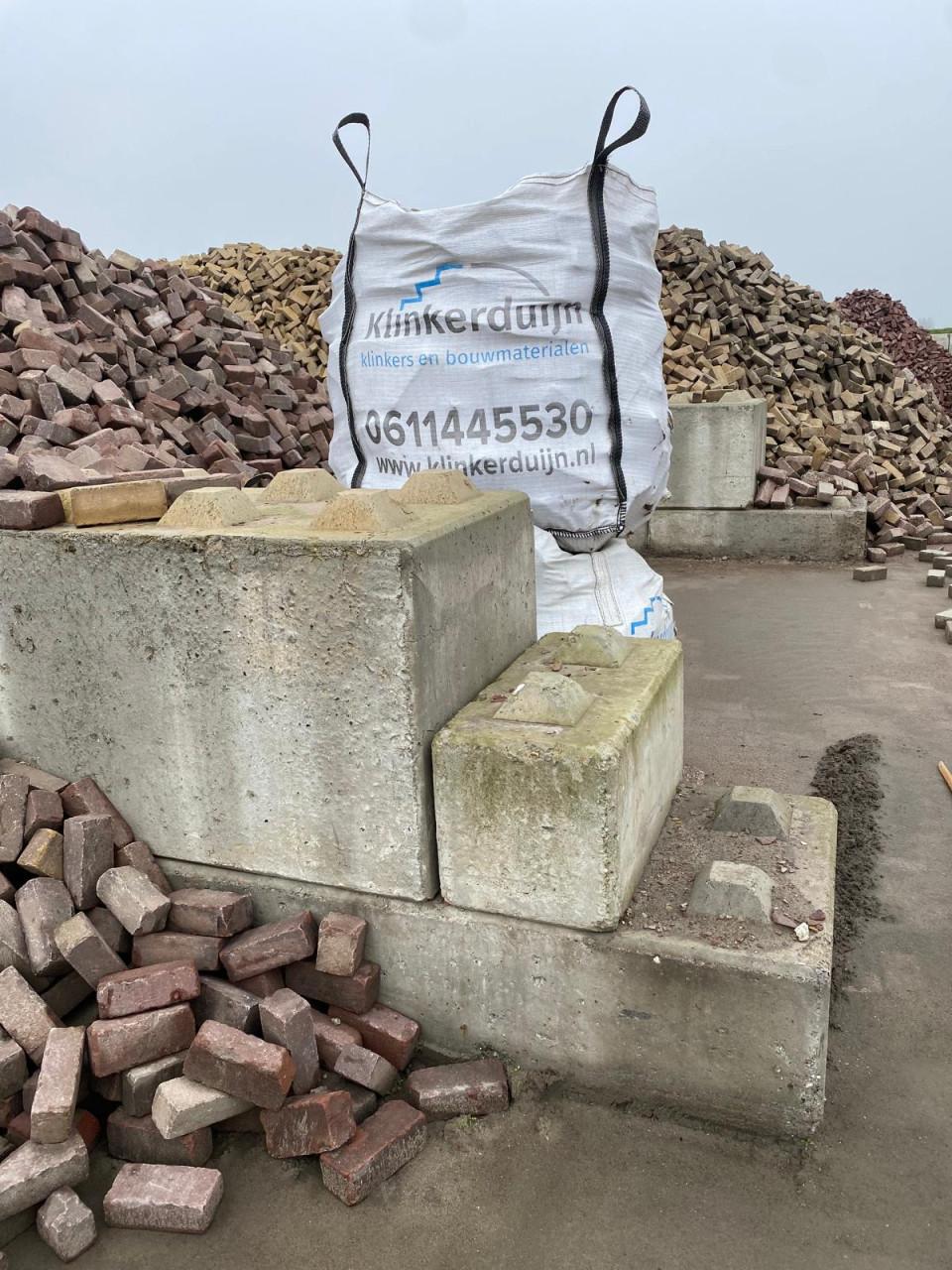 Betonnen legoblokken