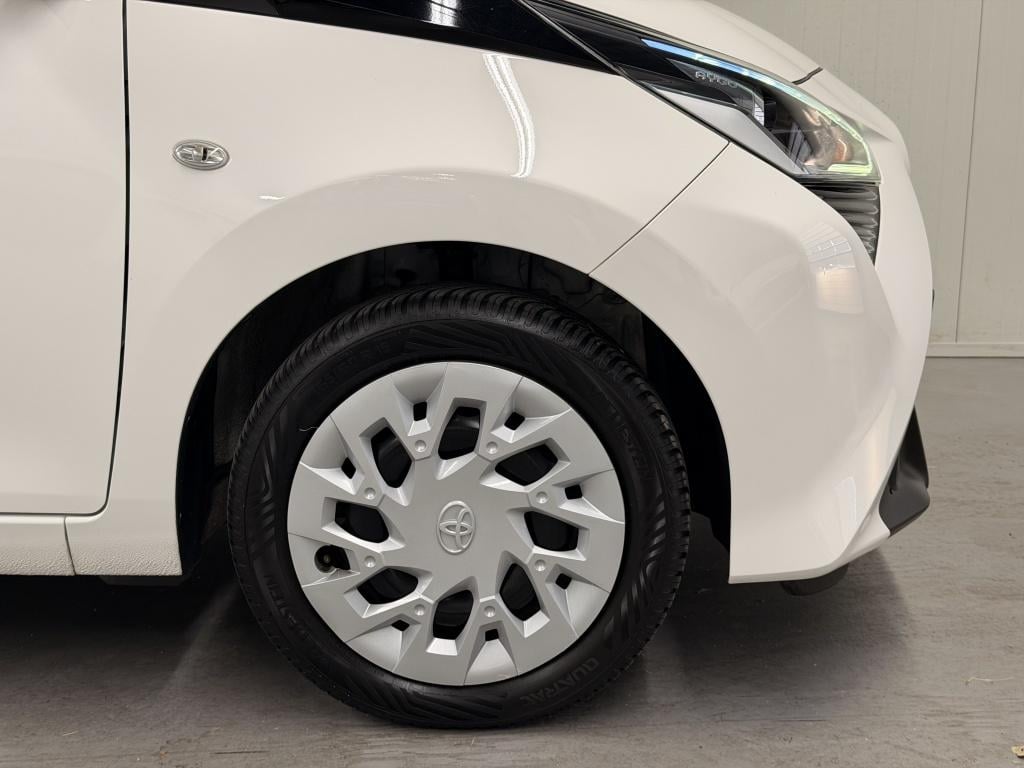 Toyota Aygo 1.0 vvt-i x-play| camera| carplay| cruise| airco