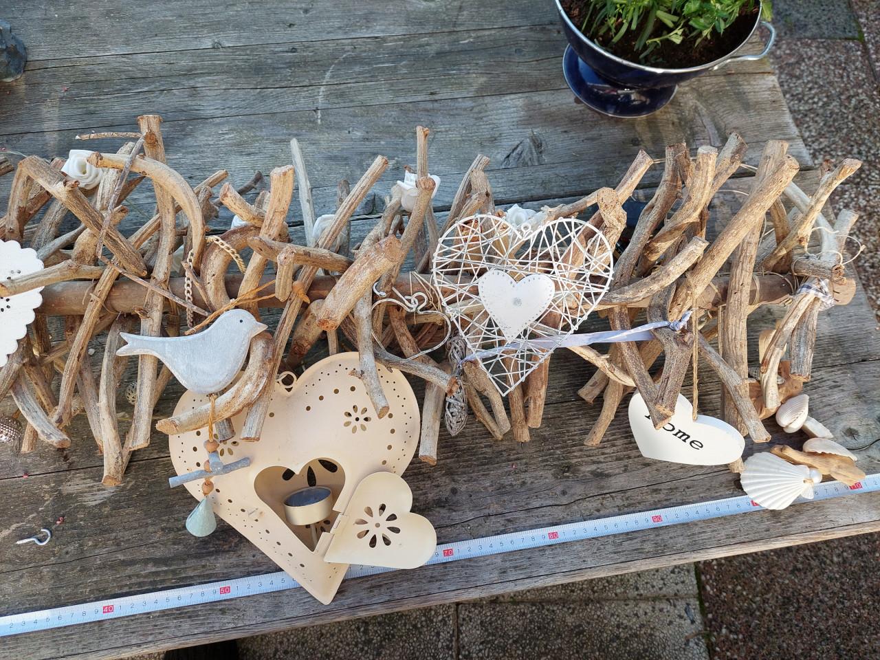 Decoratie tak 1.10m lang met hartjes ed.