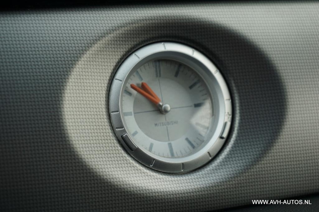 Mitsubishi Outlander 2.4 intense 4wd automaat