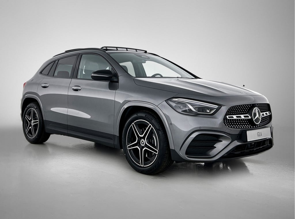 Mercedes-Benz Gla-klasse 180 business solution amg | nightpakket | trekhaak