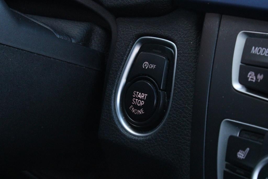 BMW 3-serie touring 328i high executive full options