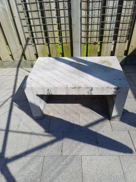 Leuk tafeltje/bankje Beton