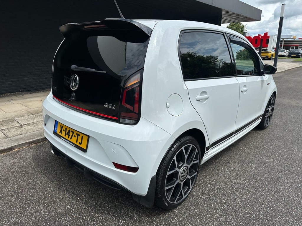 Volkswagen UP! gti // carplay // android auto //