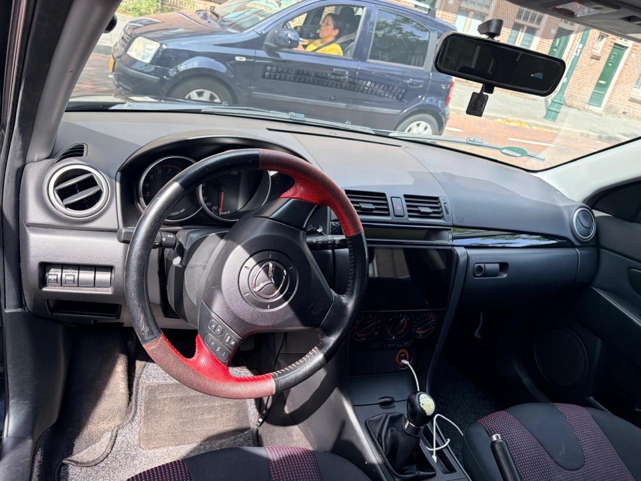 Mazda 3 1.6 Hatchback 2005 Zwart