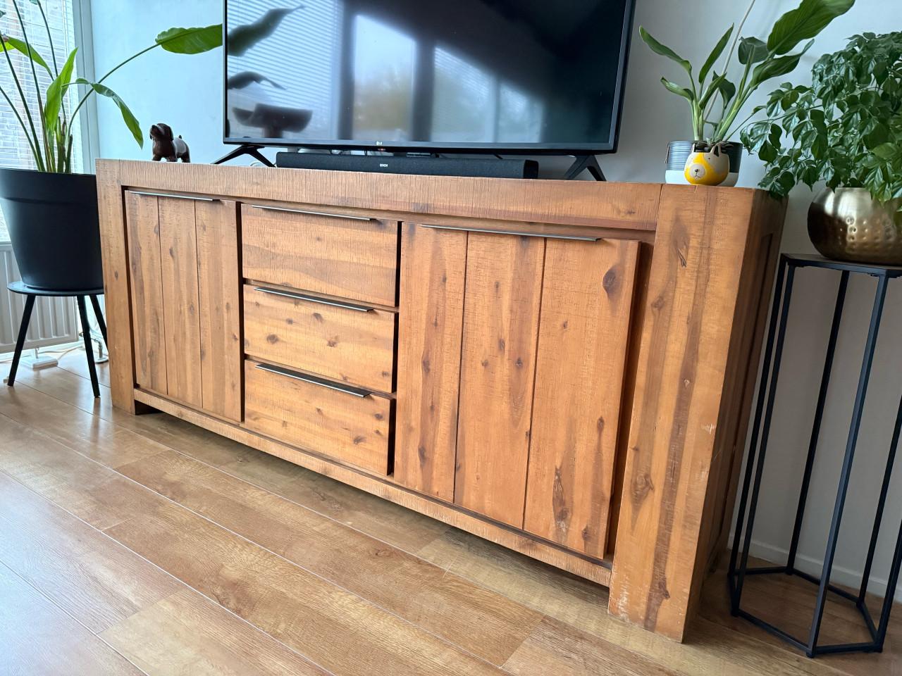 Massief houten dressoir