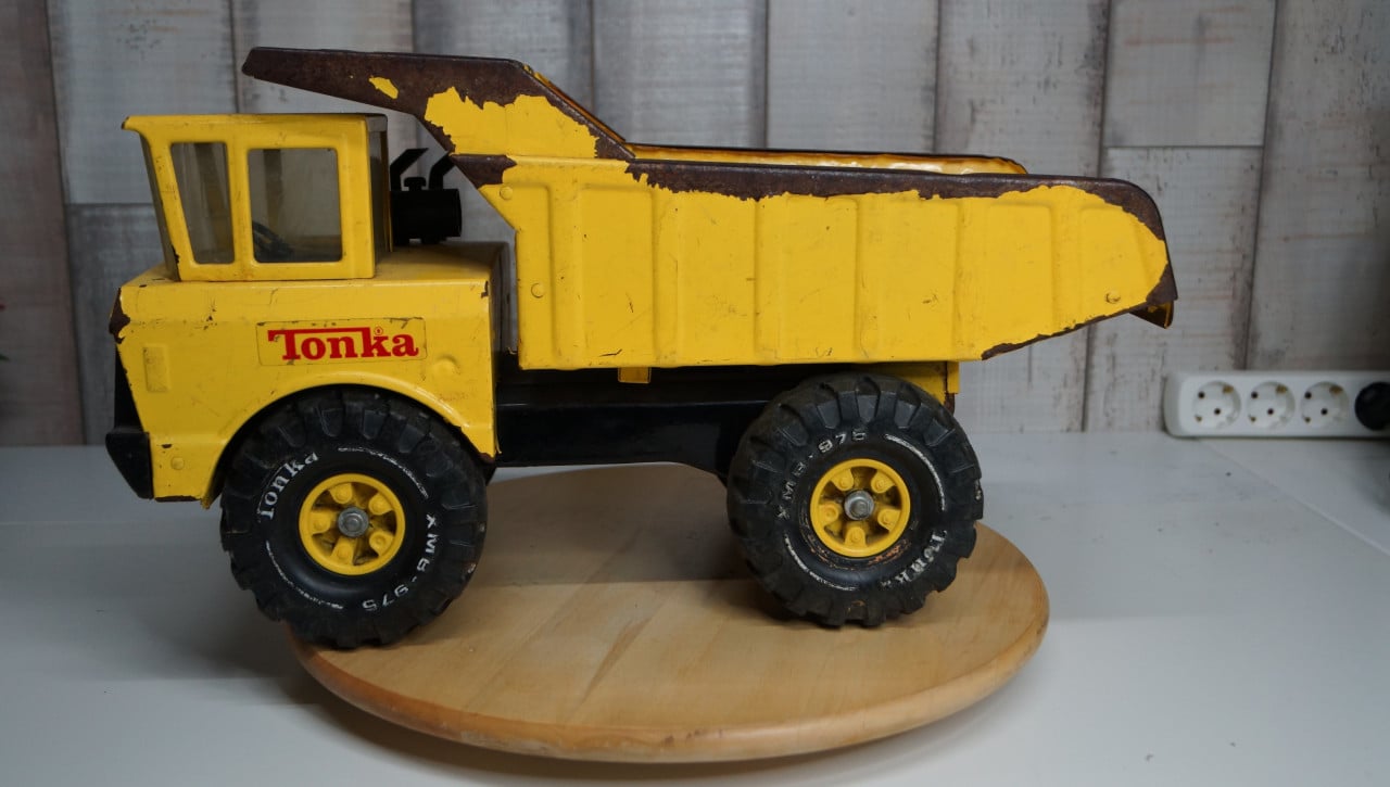 Tonka Mighty Dump truck