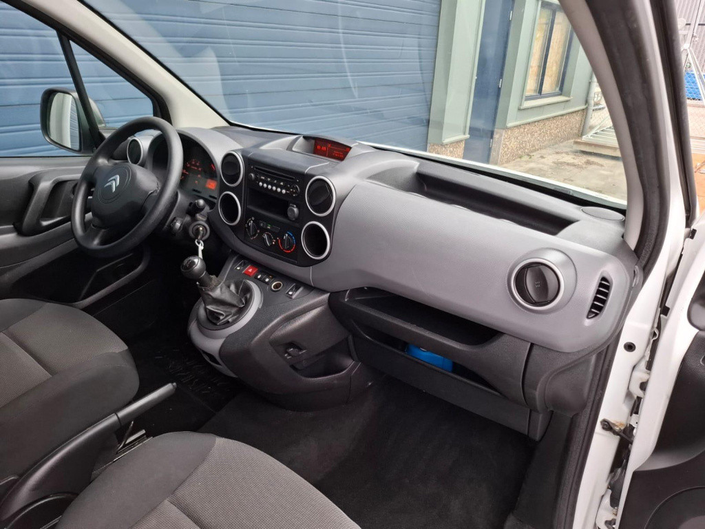 Citroen Berlingo 1.6 bluehdi 75 comfort airco / kasten inrichting / trekhaa