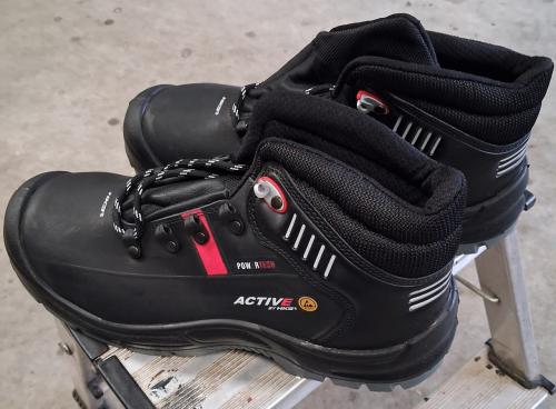 HKS Veiligheidsschoenen.