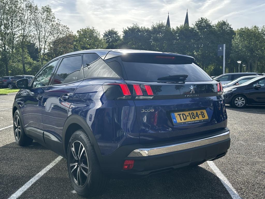 Peugeot 3008 1.2 puretech 130pk s&s blue lease executive vol-leer met stoel