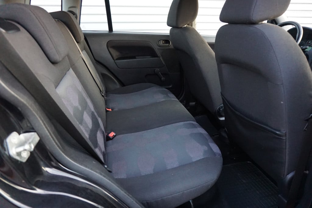 Ford Fusion 1.4-16v champion airco / elektr. ramen / trekhaak / nap