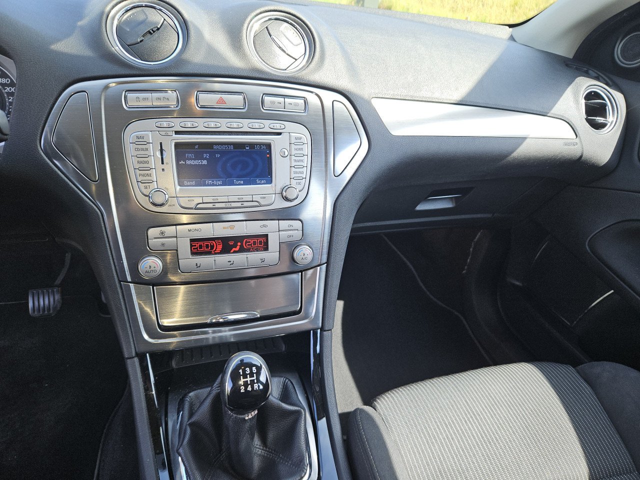 FORD MONDEO 2010 2.0i 16v Benzine
