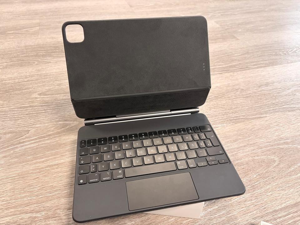 Apple iPad Pro 11 LTE 64GB met Magic Keyboard