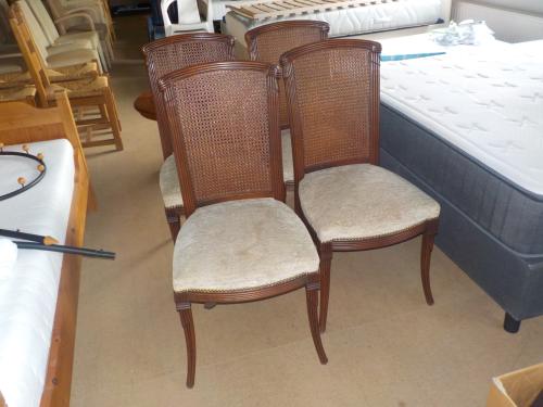 4 stevige stoelen in goede staat opruimprijs 45 euro
