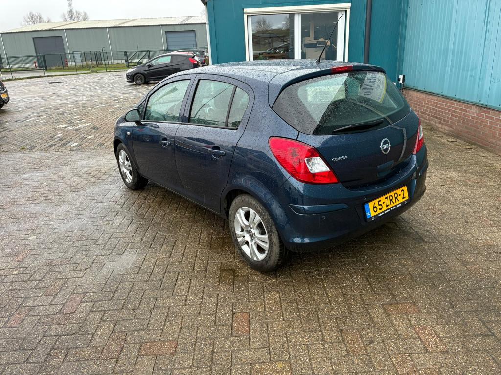 Opel Corsa 1.4-16v cosmo