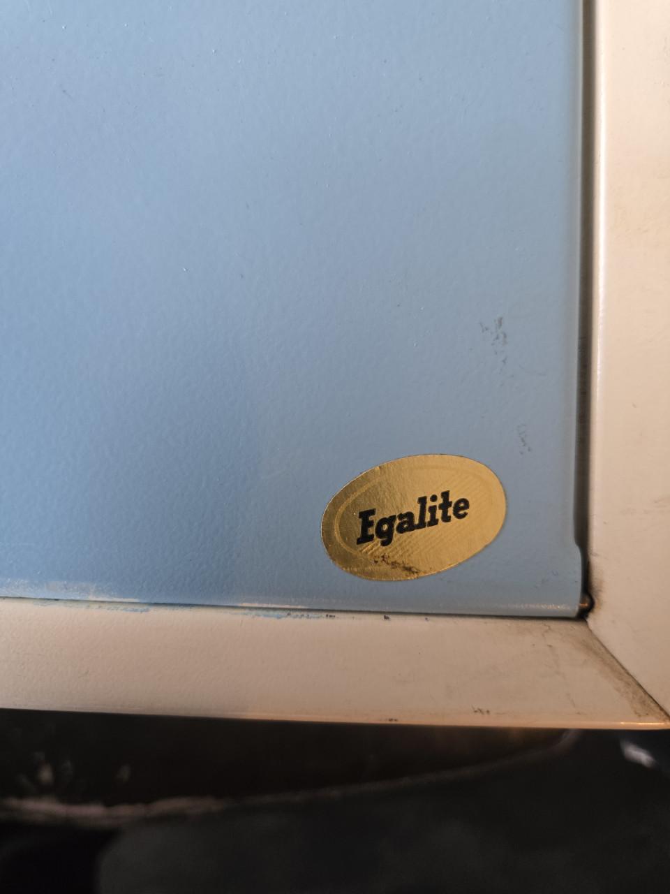 Metalen medicijnkastje Egalite jaren 50-60