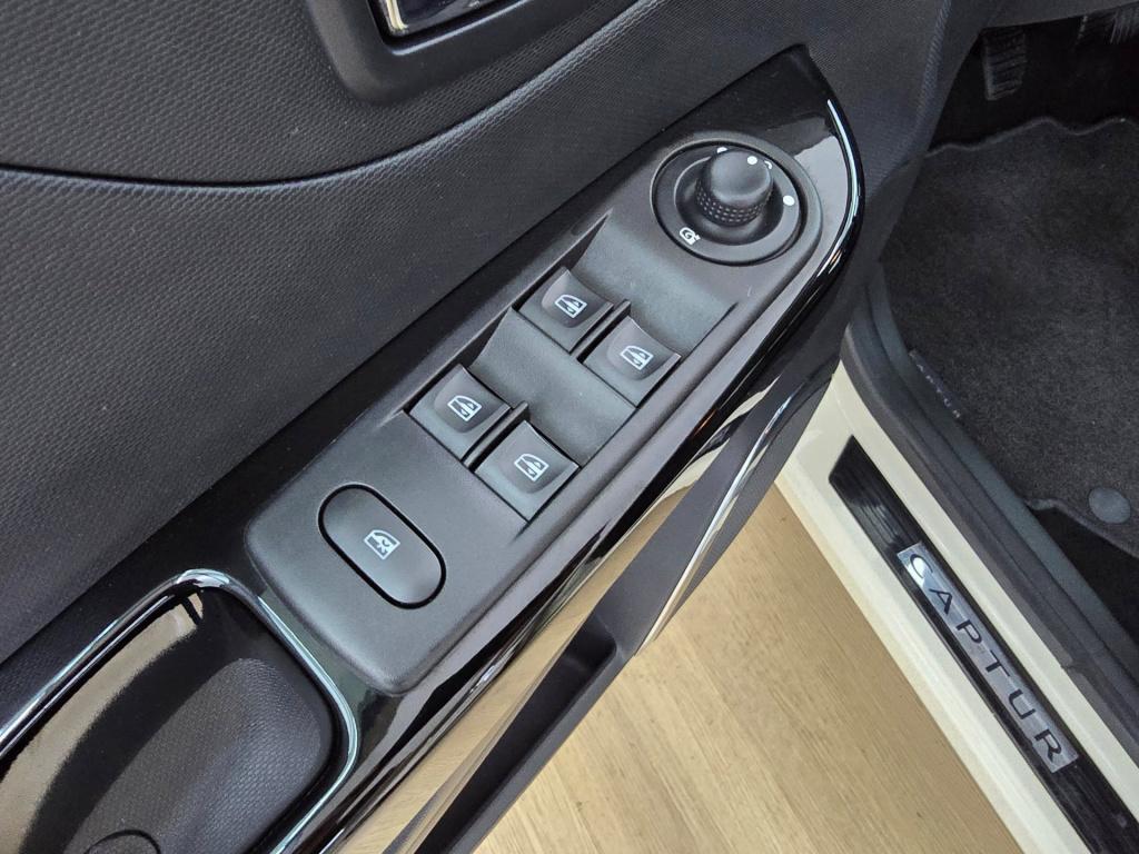 Renault Captur occasion dynamique met parkeercamera en trekhaak | tweedehan